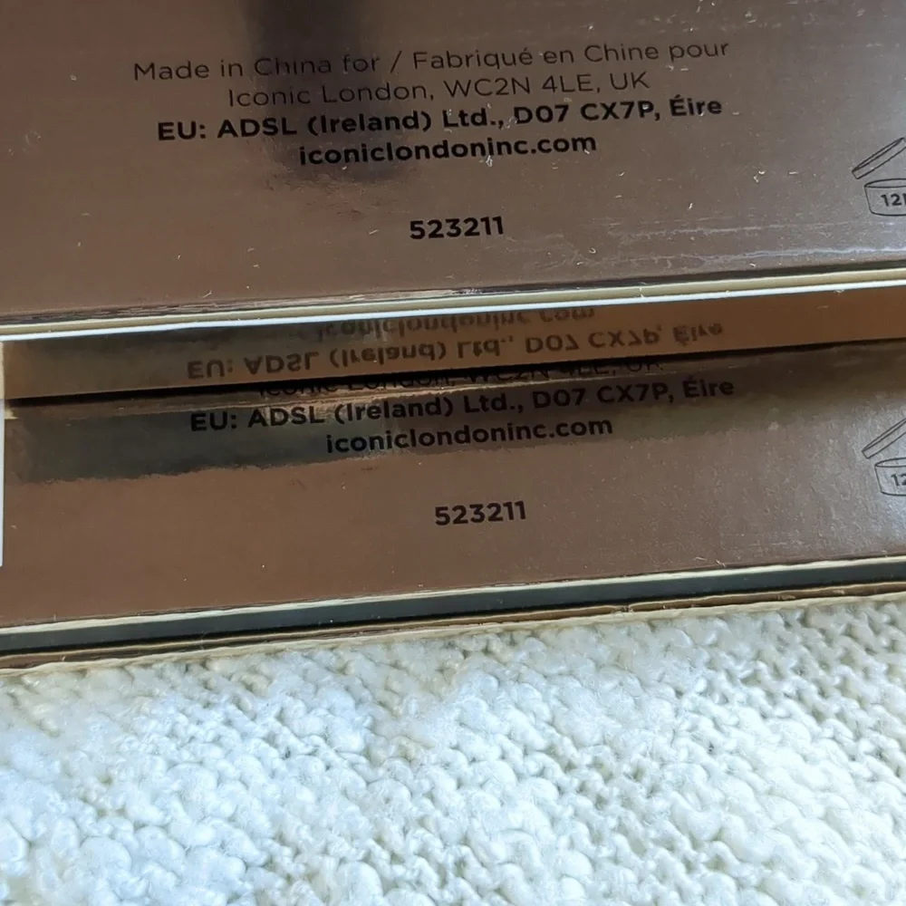 ICONIC London BOOMING & GLEAMING Eyeshadow Palette, 20 x5g/0.05oz